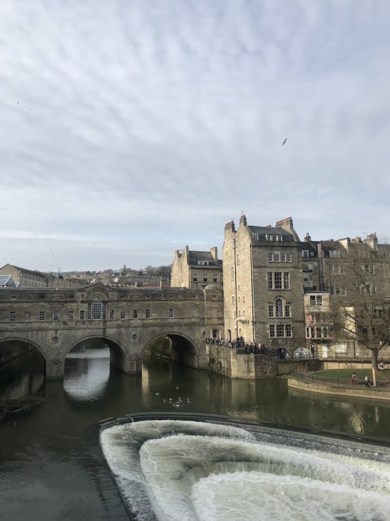 Image of the Pulteney Bridge and River Avon at Bath during a day trip to Stonehenge and Bath from London.