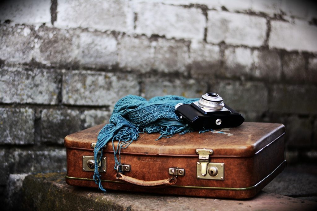 suitcase, old suitcase, nostalgia-2420324.jpg